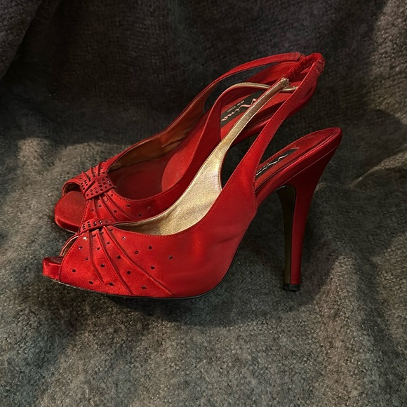 Mina red satin high heels - Picture 8 of 8